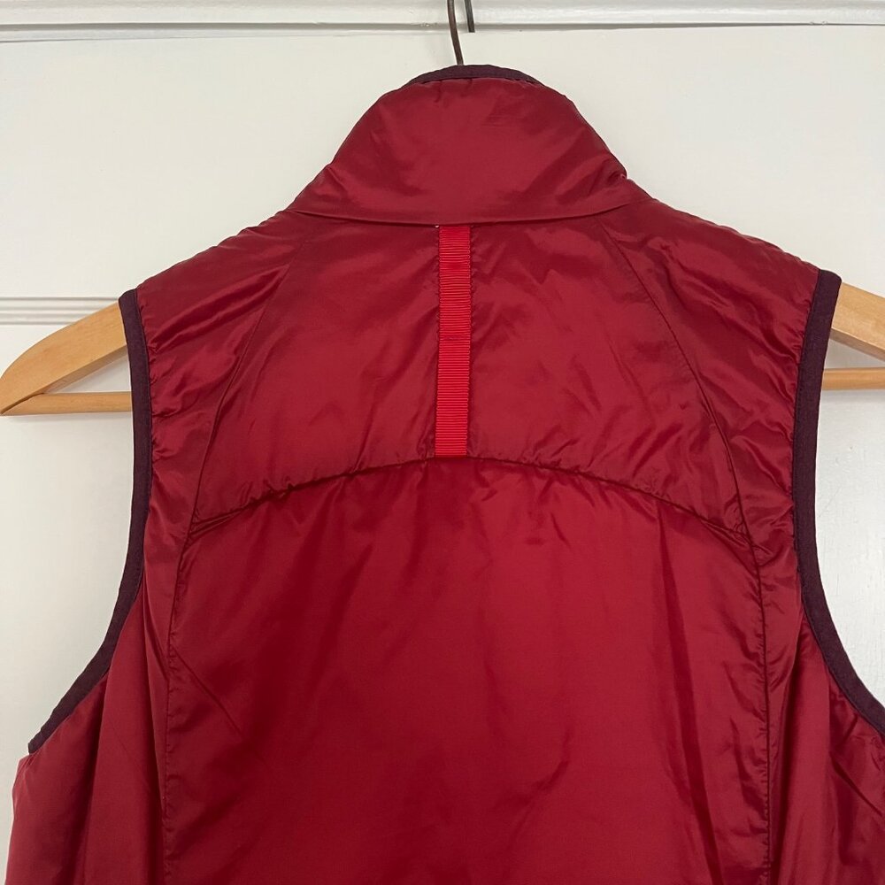 Lululemon Layer Up Reversible Insulated Vest in Bordeaux and Red | Size 4 - Picture 12 of 16